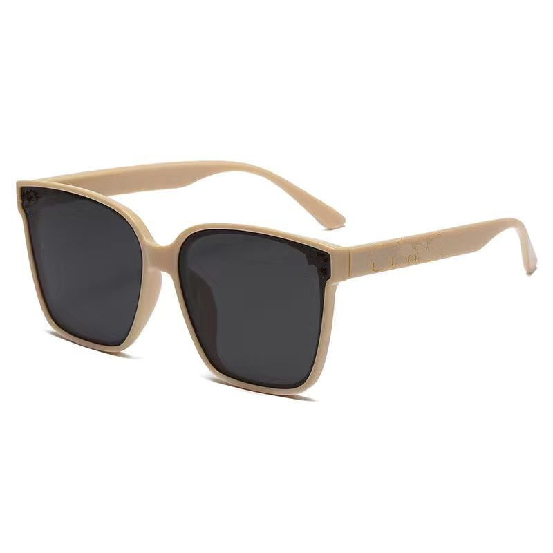 20 Fashion luxury men Cyclone sunglasses classic vintage square thick plate frame glasses Avant-garde unique style top quality Anti-Ultravio, White;black
20 Fashion luxury men Cyclone sunglasses classic vintage square thick plate frame glasses Avant-garde unique style top quality Anti-Ultravio, White;black