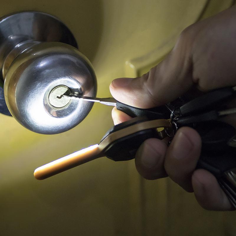 Keychains 1Pcs ABS Mini COB LED Camping Light Key Ring Keychain Torch Lamp Universal For Outdoor Activities Fishing
Keychains 1Pcs ABS Mini COB LED Camping Light Key Ring Keychain Torch Lamp Universal For Outdoor Activities Fishing