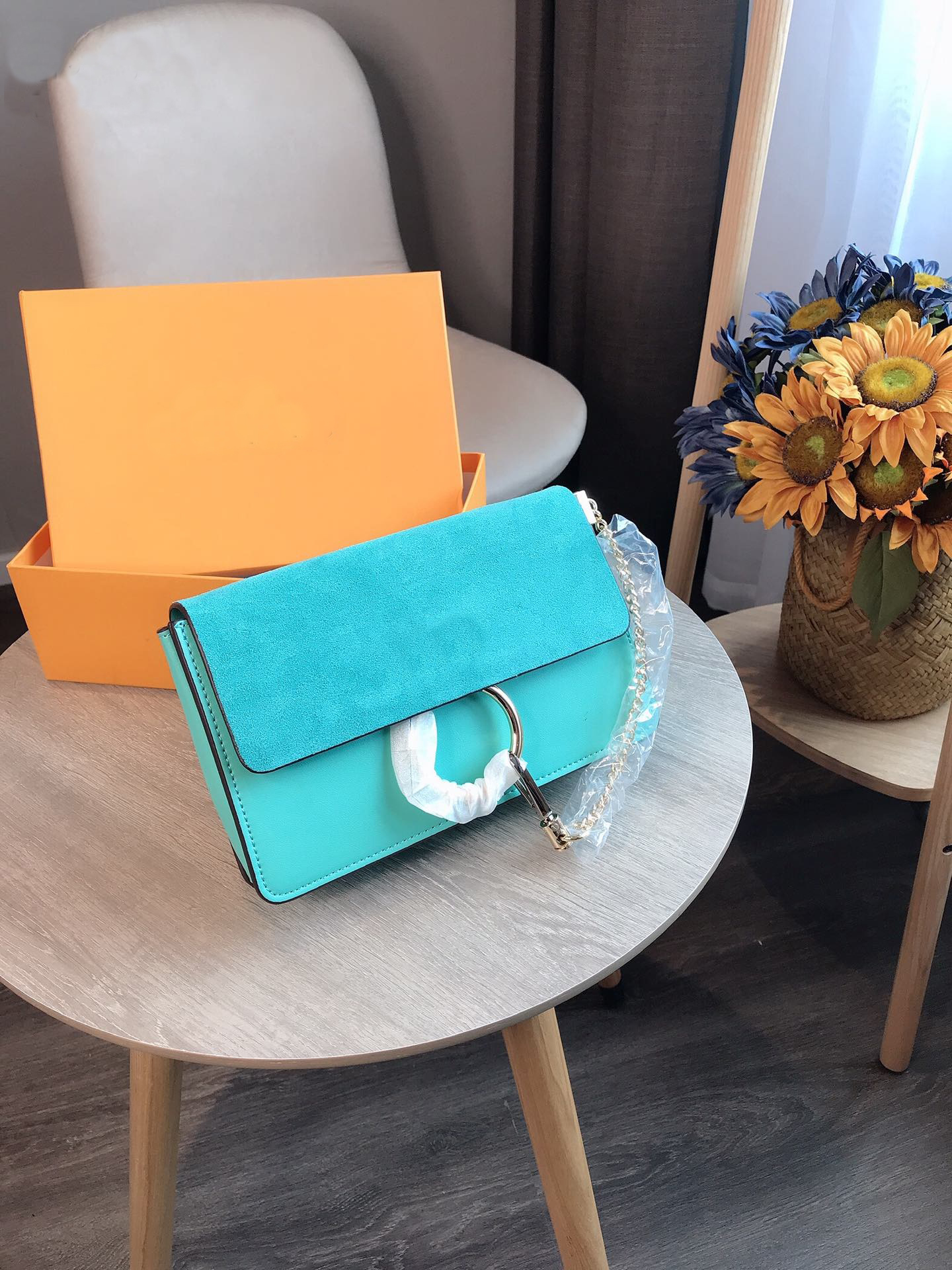 Luxury Women Shoulder Bags Hain Crossbody Bag Leather Handbags Circle Designer Purse High Quality Female Crossbags 24cm*15cm #51
Luxury Women Shoulder Bags Hain Crossbody Bag Leather Handbags Circle Designer Purse High Quality Female Crossbags 24cm*15cm #51