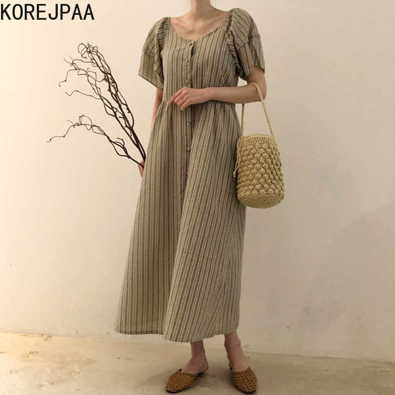 Korejpaa Women Dress Summer Korean Chic Ladies Retro Elegant Vertical Stripe Design Single-Breasted Puff Sleeve Vestidos 210526, Picture color
Korejpaa Women Dress Summer Korean Chic Ladies Retro Elegant Vertical Stripe Design Single-Breasted Puff Sleeve Vestidos 210526, Picture color