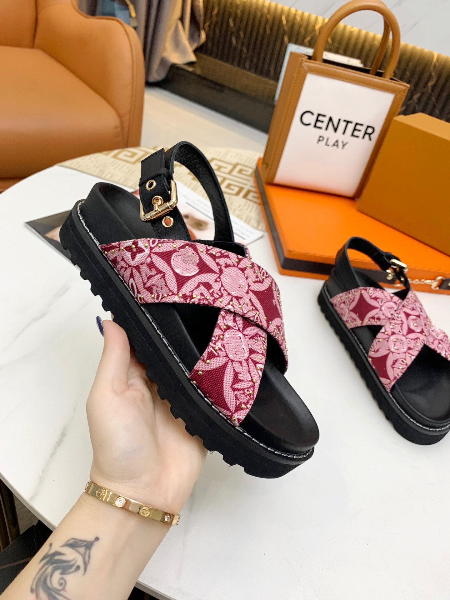 2021 summer tide brand sandals for women platform Slides Full of patterns net celebrity cross Two belts lazy shoes casual fashion flat trend 35-42, Black
2021 summer tide brand sandals for women platform Slides Full of patterns net celebrity cross Two belts lazy shoes casual fashion flat trend 35-42, Black