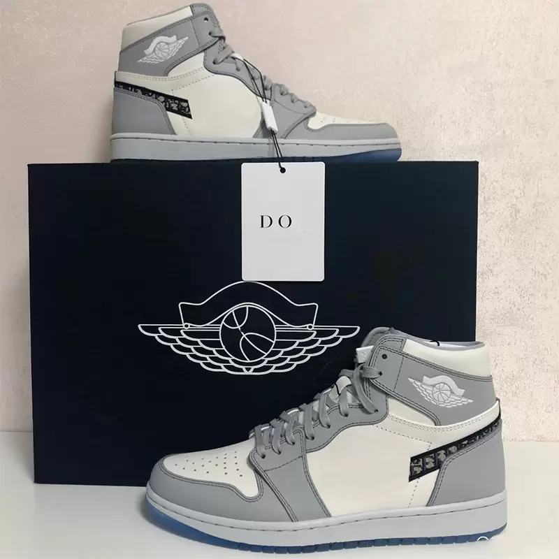 2021 Top Quality Jumpman 1 Womens Mens Basketball Shoes 1S White Gray Fashion sneaker, As shown
2021 Top Quality Jumpman 1 Womens Mens Basketball Shoes 1S White Gray Fashion sneaker, As shown
