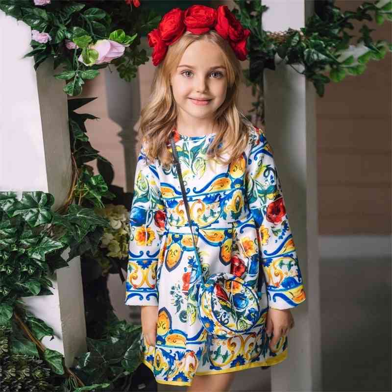 Princess Long Sleeve Autumn Brand Children Christmas Dress with Bag Printed Kids Dresses for Girls Clothing Y200102, Red;yellow
Princess Long Sleeve Autumn Brand Children Christmas Dress with Bag Printed Kids Dresses for Girls Clothing Y200102, Red;yellow