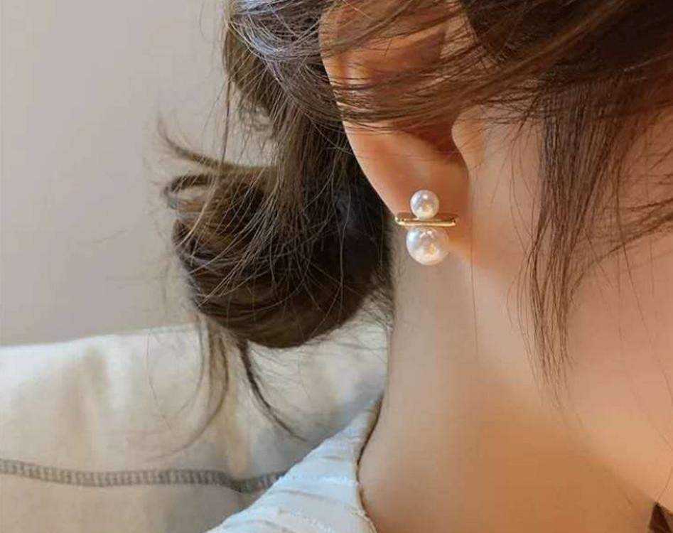Stud S925 Silver Needle South Korea Dongdaemun Pearl Earrings Simple Temperament Small Personality Female, Golden;silver
Stud S925 Silver Needle South Korea Dongdaemun Pearl Earrings Simple Temperament Small Personality Female, Golden;silver