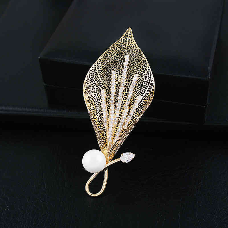 Zantedeschia Grandiflora Brooch Gold Electroplating Micro Inlaid Zircon High Grade Pearl