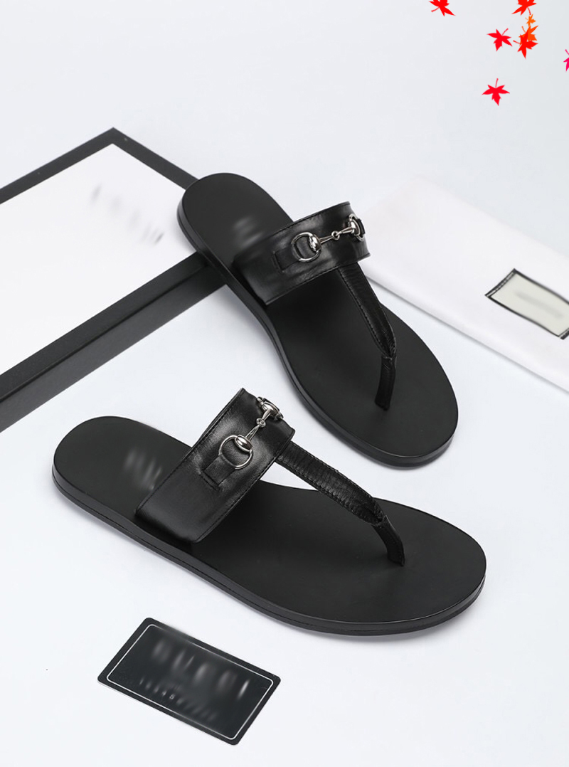 2021 Designer luxurys slippers men sandals fashion beach shoes flip flops flat non-slip classical hole slipper with box size 39-45 -G164, Black
2021 Designer luxurys slippers men sandals fashion beach shoes flip flops flat non-slip classical hole slipper with box size 39-45 -G164, Black