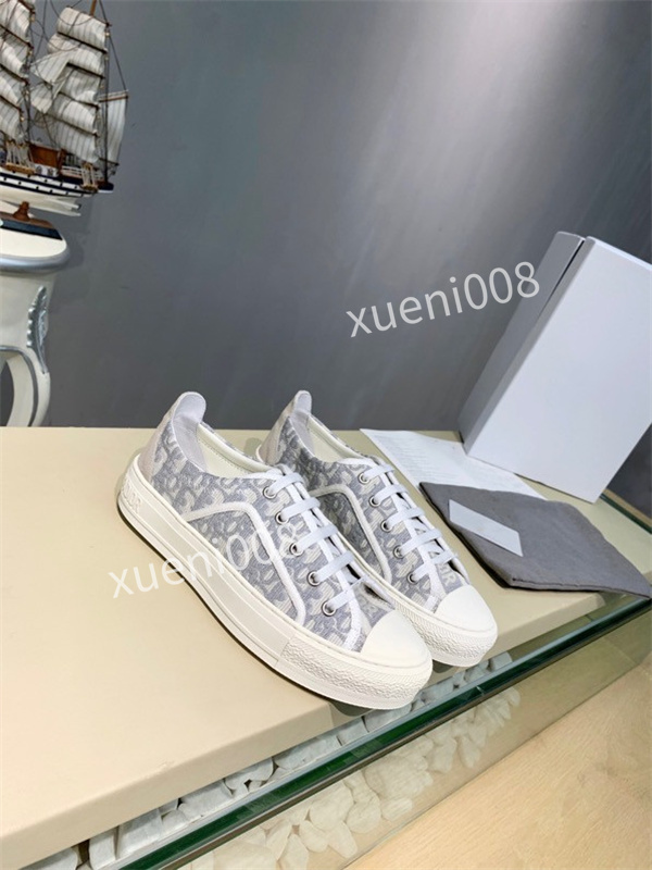 Veja ESPLAR Sneakers for Men Suede Sports Shoe Mens Leather Skates Shoes Women Skate Chaussures Girls Skateboard Womens Sneaker Casual rx211115, Choose the color
Veja ESPLAR Sneakers for Men Suede Sports Shoe Mens Leather Skates Shoes Women Skate Chaussures Girls Skateboard Womens Sneaker Casual rx211115, Choose the color