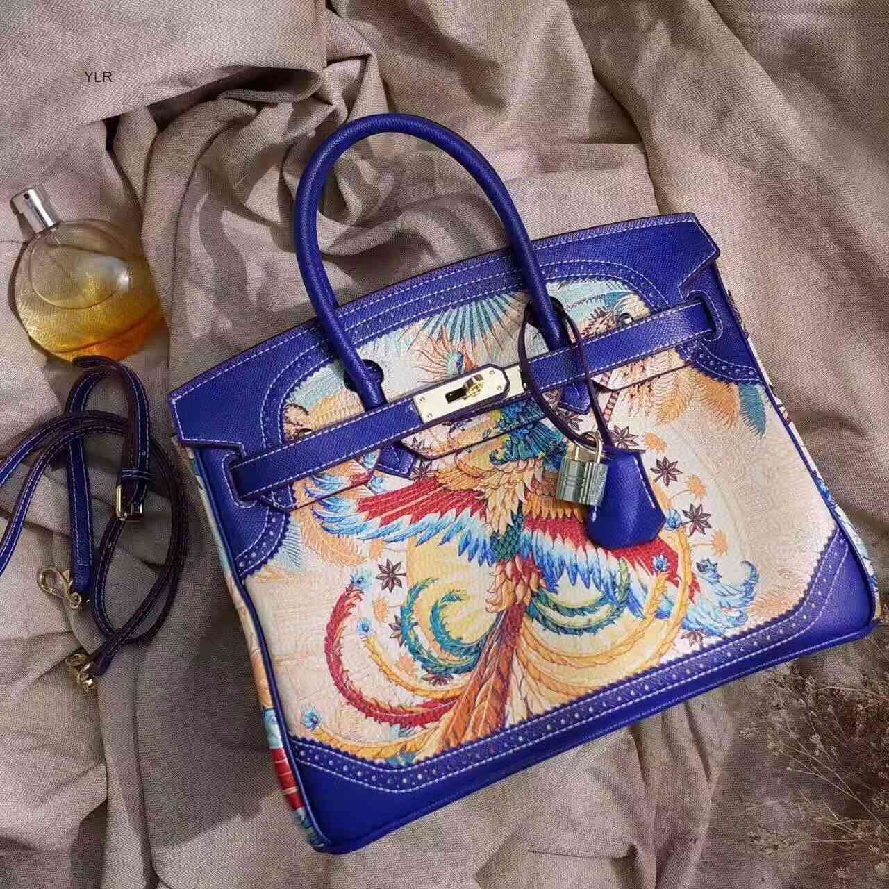 H family painted real leather bag for women 2021 new fashion Single Shoulder Messenger Bag with litchi texture
H family painted real leather bag for women 2021 new fashion Single Shoulder Messenger Bag with litchi texture