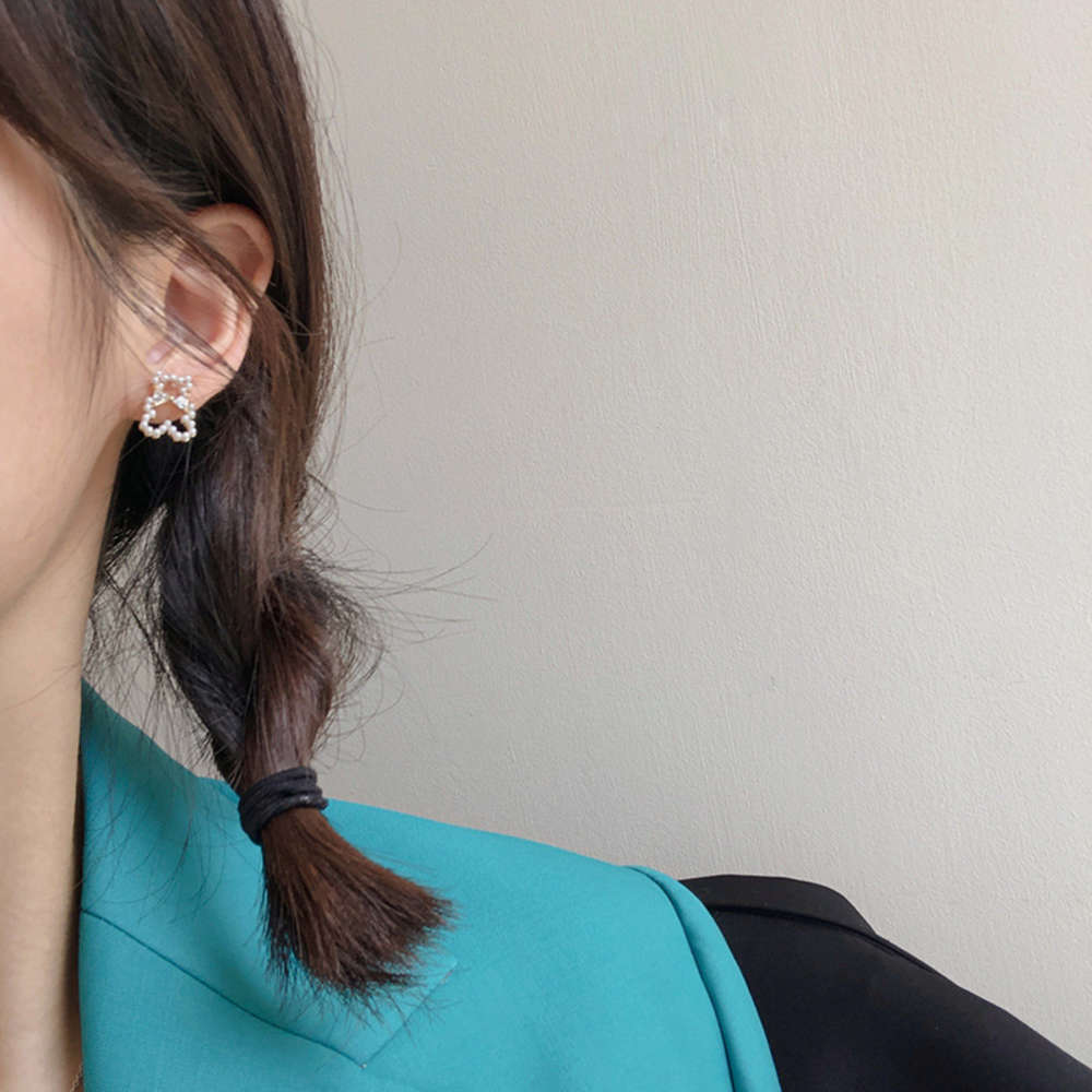 earrings Bow B lovely Pl simple female small versatile Earrings clip no ear hole students, Golden
earrings Bow B lovely Pl simple female small versatile Earrings clip no ear hole students, Golden