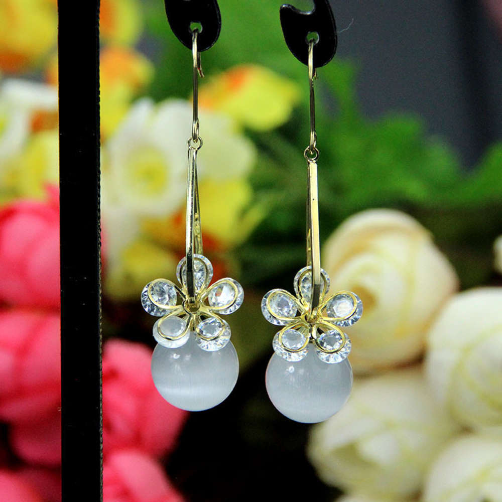 Water drop fashion temperament women's blue S925 silver needle Glass Rhinestone South Korea new stereo Opal Earrings, Black
Water drop fashion temperament women's blue S925 silver needle Glass Rhinestone South Korea new stereo Opal Earrings, Black