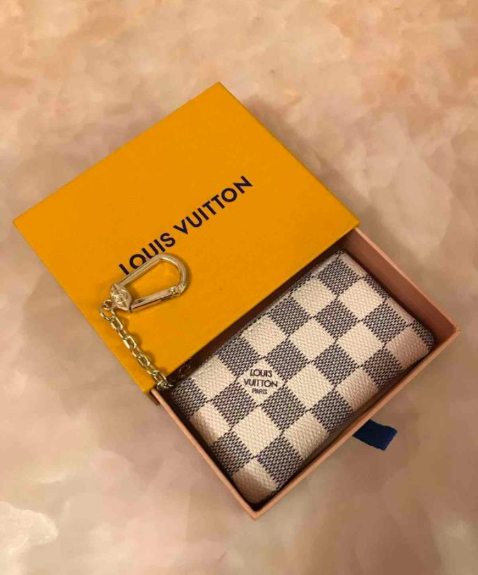 LVlouis
vittonysl
Key Ring Credit Card Holder Coin Purse Luxury Designers Mini Wallet Bag Leather Handbag
LVlouis
vittonysl
Key Ring Credit Card Holder Coin Purse Luxury Designers Mini Wallet Bag Leather Handbag
