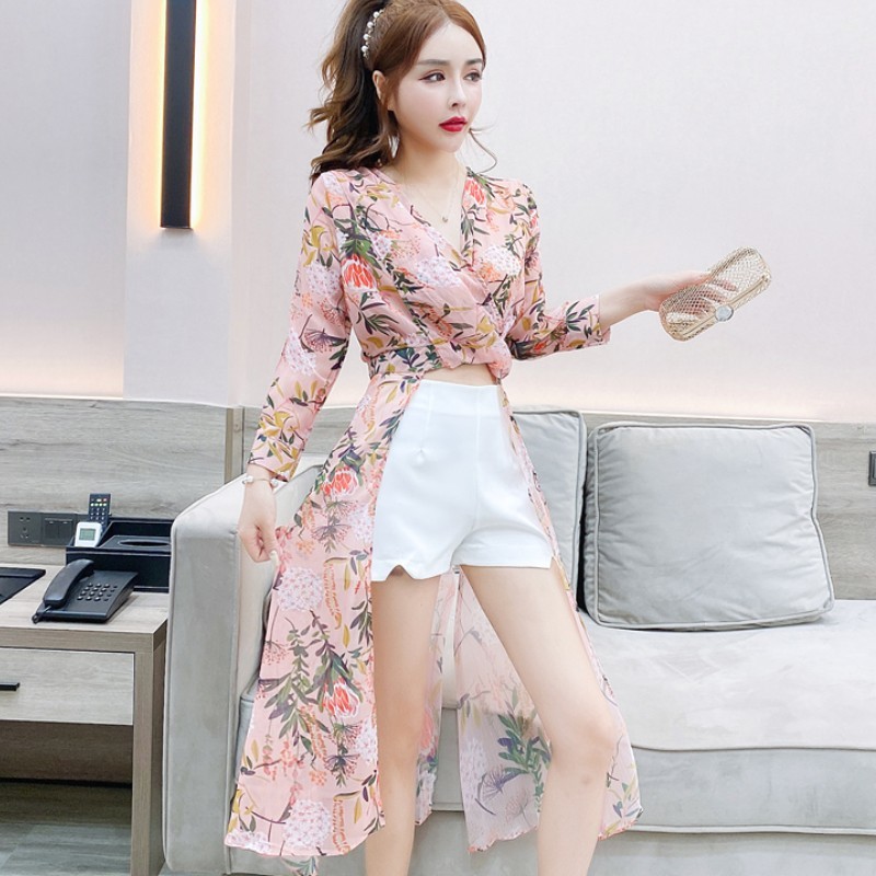 Summer Women Two Piece Set Sweet Flower Print V-Neck Long Sleeve Chic Asymmetrical Chiffon Shirt + White Shorts Fashion Suit 210518, Pink
Summer Women Two Piece Set Sweet Flower Print V-Neck Long Sleeve Chic Asymmetrical Chiffon Shirt + White Shorts Fashion Suit 210518, Pink