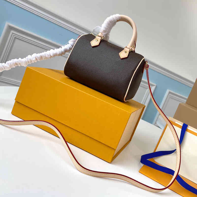 New style shoulder bag The ideal woman 61252 And carry daily supplies well made Light weight Genuine Leather Fashion atmosphere bags
New style shoulder bag The ideal woman 61252 And carry daily supplies well made Light weight Genuine Leather Fashion atmosphere bags