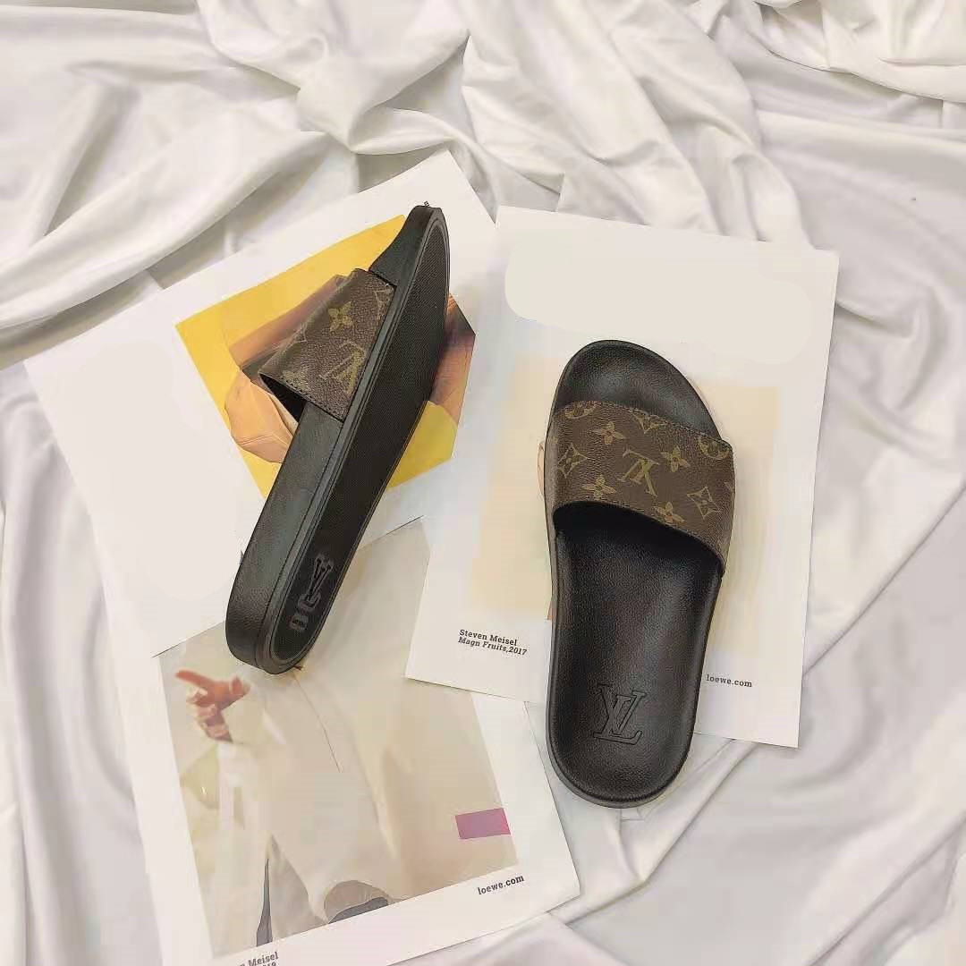 Fashion high quality LOUIS Leather slippers Womens VITTON Sandals slides men Flip Flops channel Shoes, White;black
Fashion high quality LOUIS Leather slippers Womens VITTON Sandals slides men Flip Flops channel Shoes, White;black