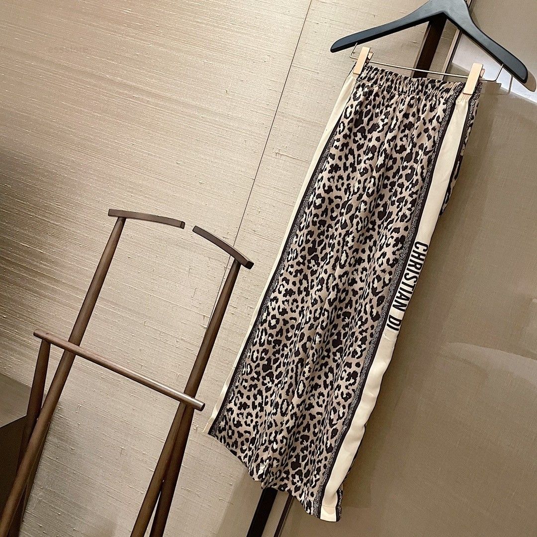 pants trousers d family side zipper split leggings 21 summer leopard print avant-garde elastic waist age reducing casual women, Black;white
pants trousers d family side zipper split leggings 21 summer leopard print avant-garde elastic waist age reducing casual women, Black;white