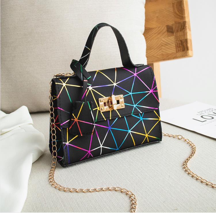 Genuine Leather 2021 New Women Designer Bags Handbags Famous Brands Fashion Designer Large Capacity Ladies Shoulder Diagonal Bag 680, White
Genuine Leather 2021 New Women Designer Bags Handbags Famous Brands Fashion Designer Large Capacity Ladies Shoulder Diagonal Bag 680, White