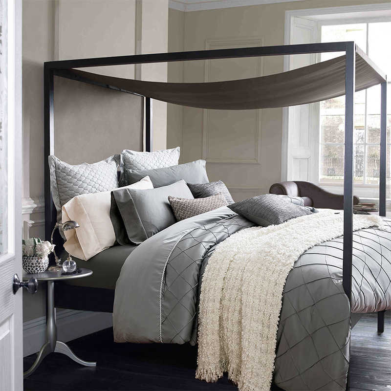New luxury four piece bedding villa model room soft decoration exhibition room bedding Kit, White
New luxury four piece bedding villa model room soft decoration exhibition room bedding Kit, White