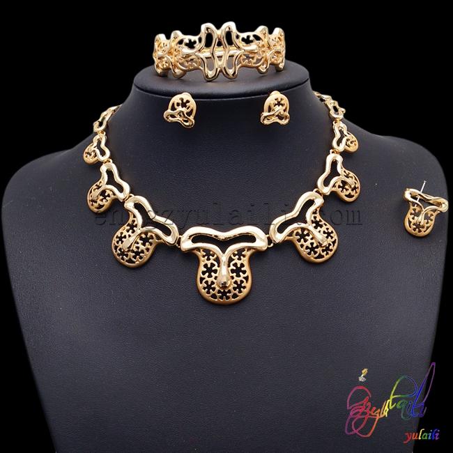 Earrings & Necklace 2021 Turkish Latest Top Quality Gold Color Rhinestone Jewellery Sets Women Party Costume Set, As pic
Earrings & Necklace 2021 Turkish Latest Top Quality Gold Color Rhinestone Jewellery Sets Women Party Costume Set, As pic