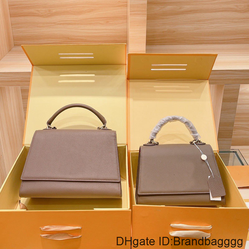 High Quality Twist Handbag with One Handle Denim Women Handbags Purse Grain Genuine Leather Crossbody Shoulder Bag Fashion Letter Lady Clutch Tote Bags
High Quality Twist Handbag with One Handle Denim Women Handbags Purse Grain Genuine Leather Crossbody Shoulder Bag Fashion Letter Lady Clutch Tote Bags