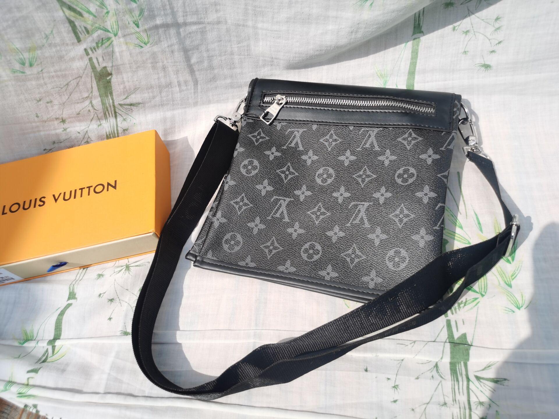 Briefcas Bag Briefcase Handbag MEN Messenger Bags Purse hand bag Long wallets Women Purse Messenger Bags Purse Bag Tote
Briefcas Bag Briefcase Handbag MEN Messenger Bags Purse hand bag Long wallets Women Purse Messenger Bags Purse Bag Tote