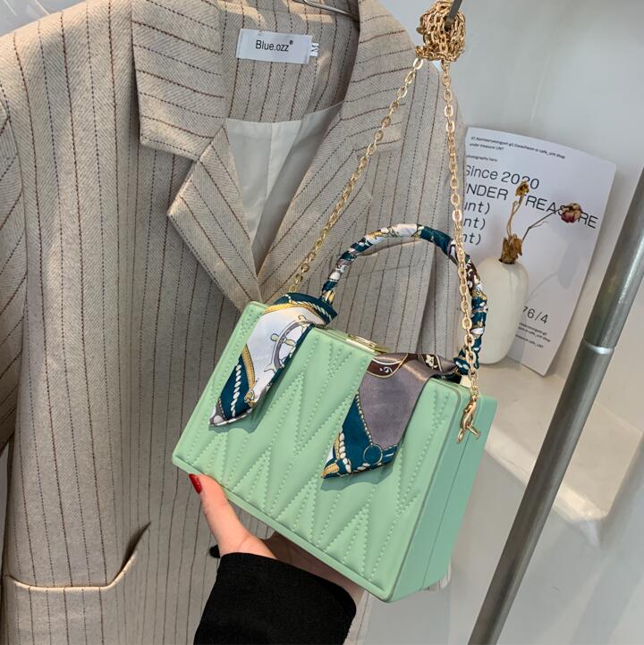 wholesale women handbag small fresh striped chain bag sweet and lovely Geometric fashion handbags Ribbons womens hard box shoulder bags
wholesale women handbag small fresh striped chain bag sweet and lovely Geometric fashion handbags Ribbons womens hard box shoulder bags