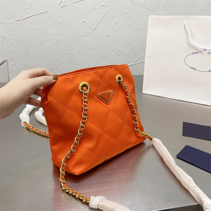 Orange Grid Fashion Women Bag High quality square style chain letter handbag simple big size Shopping bags
Orange Grid Fashion Women Bag High quality square style chain letter handbag simple big size Shopping bags