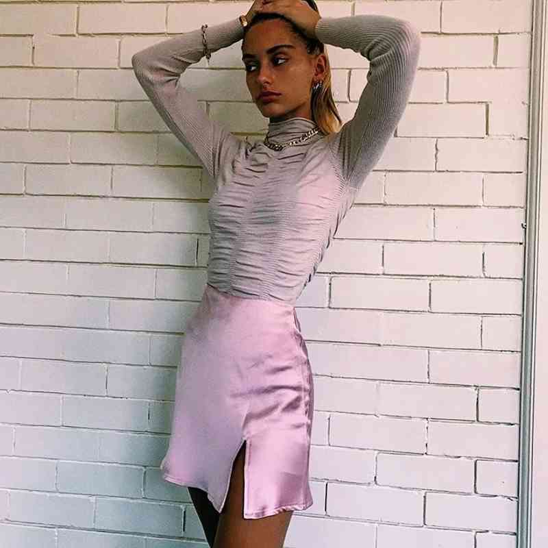 Women Laser Shine Satin Mini Skirt With Split Detail Safe Underpants 210621