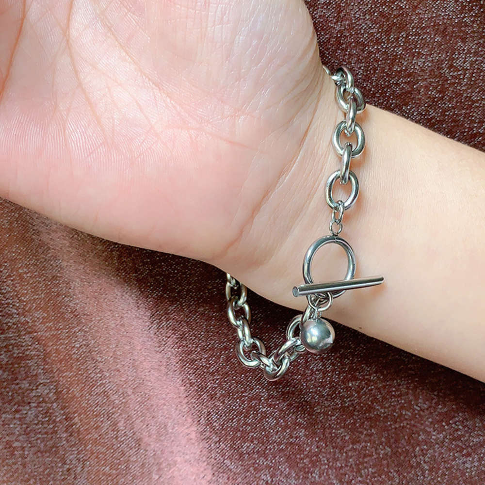 Hand catenary Men's women's titanium steel bracelets: cool design does not fade hip hop trendsetters' personality ot clasps a, Black
Hand catenary Men's women's titanium steel bracelets: cool design does not fade hip hop trendsetters' personality ot clasps a, Black