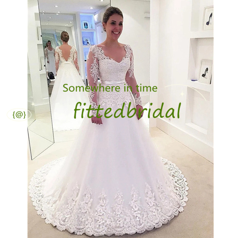 Modest A Line African Bridal Gowns V Neck Long Sleeves Plus Size Beaded Appliqued Wedding Dresses Vestidos De Novia, Champagne
Modest A Line African Bridal Gowns V Neck Long Sleeves Plus Size Beaded Appliqued Wedding Dresses Vestidos De Novia, Champagne