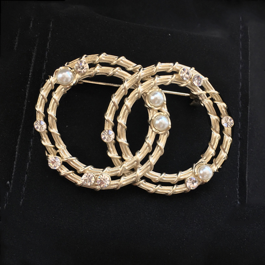 Luxury Designer Brooches Hollowed out hemp wheat ear Pearl Brooch light copper material High Quality Top Party Gift L-C16 Lan_Jewelry2, Gray
Luxury Designer Brooches Hollowed out hemp wheat ear Pearl Brooch light copper material High Quality Top Party Gift L-C16 Lan_Jewelry2, Gray