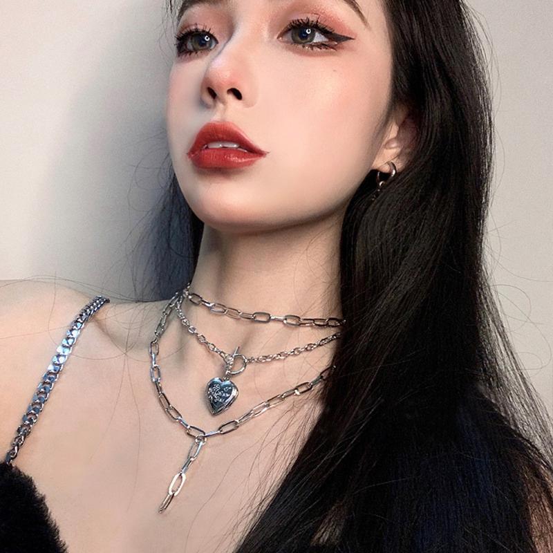 Pendentif Colliers Phyanic MultiLayer Womans Heart Femmes Couker Bijoux Femmes Lovers géométriques Silver Couleur Tendance Mignonne Halskette