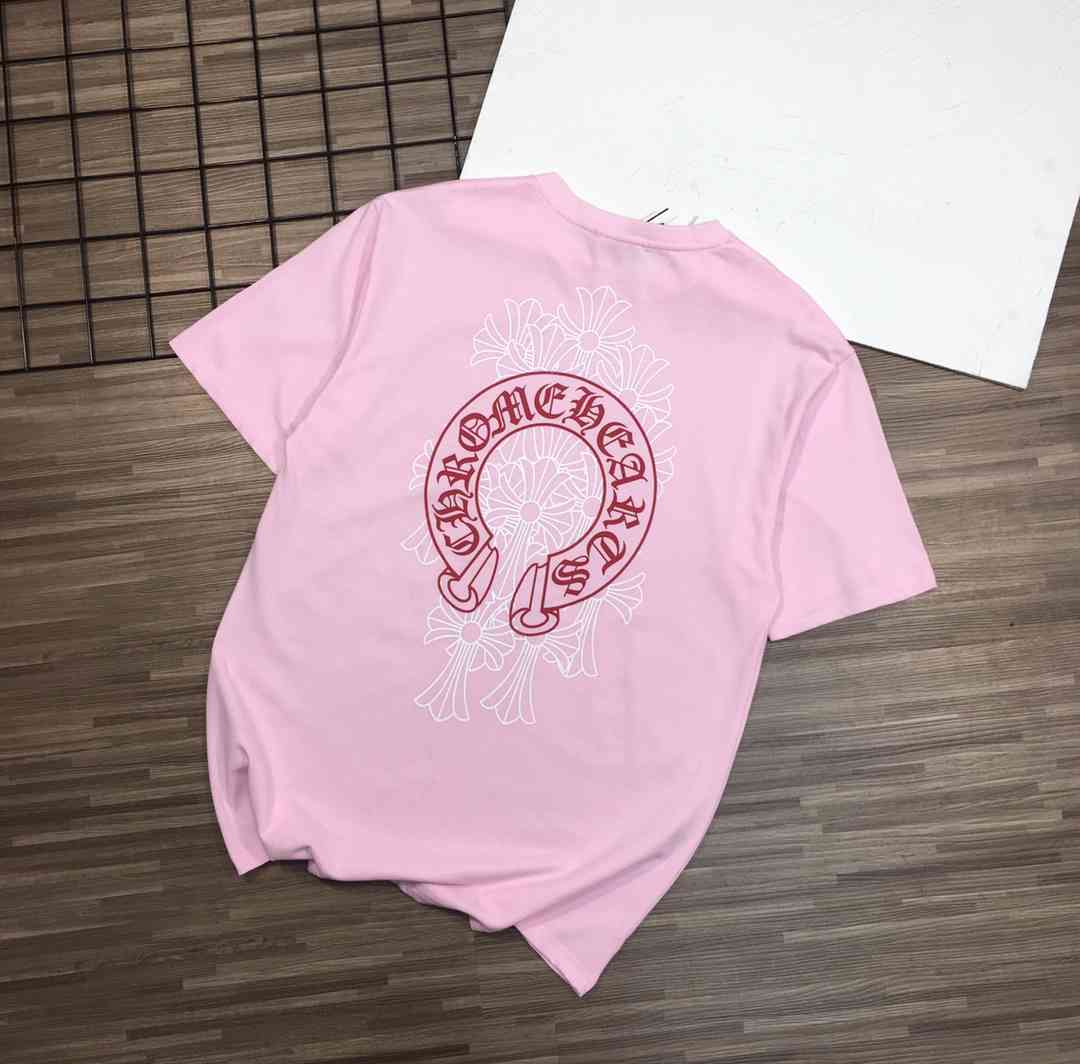 Chromehearts / crosin classic pink phantom big horseshoe short sleeve print T-shirt for ladies, White;black
Chromehearts / crosin classic pink phantom big horseshoe short sleeve print T-shirt for ladies, White;black