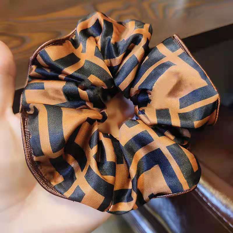 Women Brand Designer Large Scrunchies Hairbands Letter print Satin Hair 10 Style Bands Large intestine Hair Ties Ropes Girls Ponytail Holder Hair Accessories
Women Brand Designer Large Scrunchies Hairbands Letter print Satin Hair 10 Style Bands Large intestine Hair Ties Ropes Girls Ponytail Holder Hair Accessories