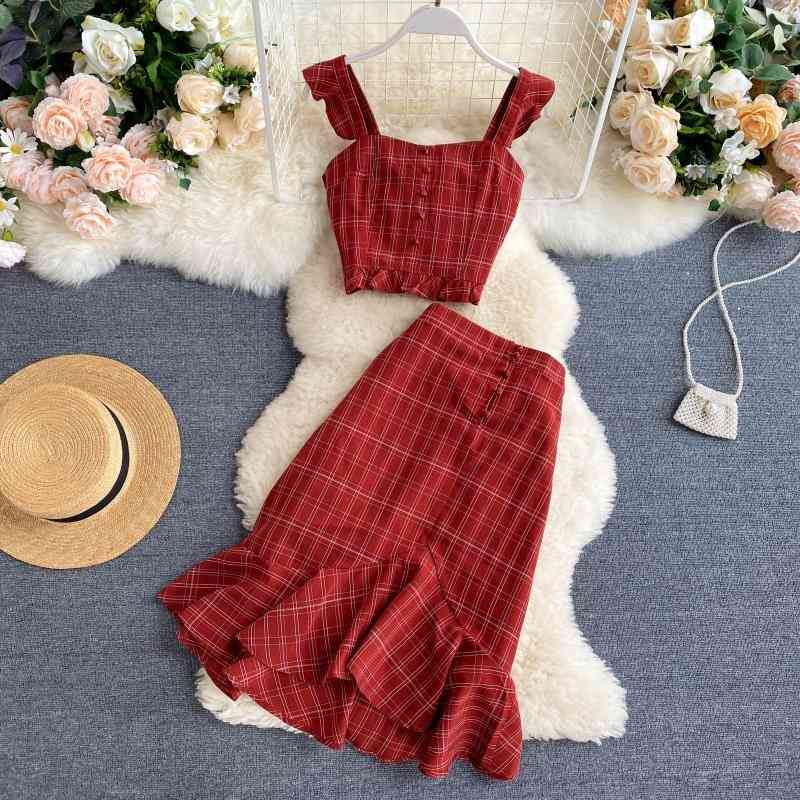 Fashion Women Vintage Two Piece Sets Summer Crop Tops And Midi Skirts Outfits Ladies Elegant Plaid Beach Red 2 Pcs Suits Mujer 210602
Fashion Women Vintage Two Piece Sets Summer Crop Tops And Midi Skirts Outfits Ladies Elegant Plaid Beach Red 2 Pcs Suits Mujer 210602