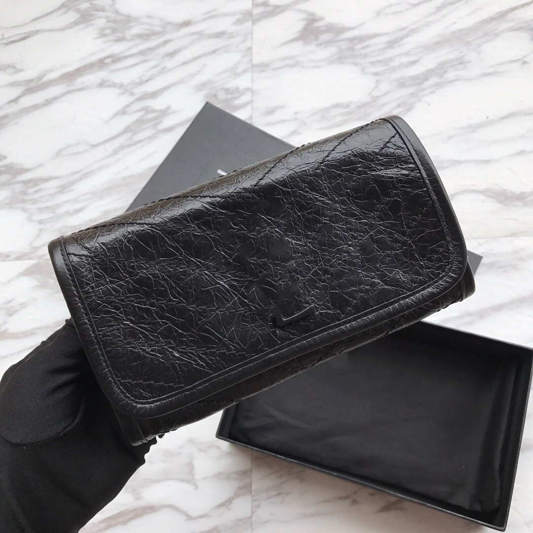 583552 the latest ladies' wallet French designer 7A high-end customized quality leisure fashion style has 6 card slots inside, Red;black
583552 the latest ladies' wallet French designer 7A high-end customized quality leisure fashion style has 6 card slots inside, Red;black