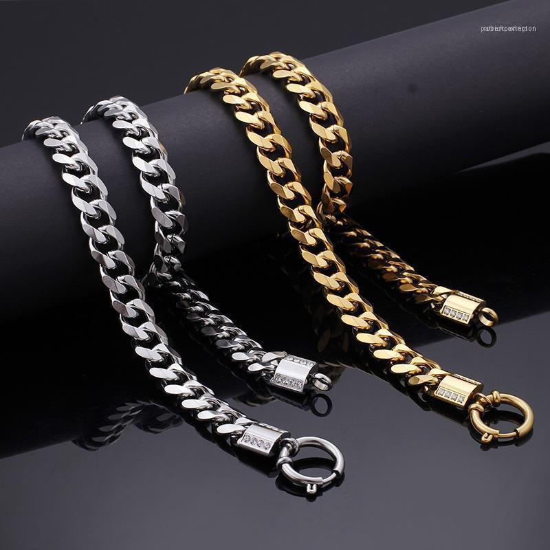 Chains Retro European And American Style Fashion Stainless Steel Necklace Interlocking Jewelry Necklace1
Chains Retro European And American Style Fashion Stainless Steel Necklace Interlocking Jewelry Necklace1