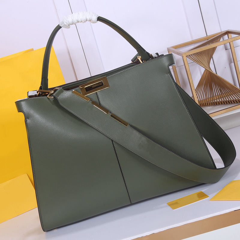 Women Handbag Shoulder Bags Crossbody Purse Tote Bag Plain High Quality Cowhide Genuine Leather Letter Hardware Turn Lock Wide Strap, Gift bag not sold separately
Women Handbag Shoulder Bags Crossbody Purse Tote Bag Plain High Quality Cowhide Genuine Leather Letter Hardware Turn Lock Wide Strap, Gift bag not sold separately