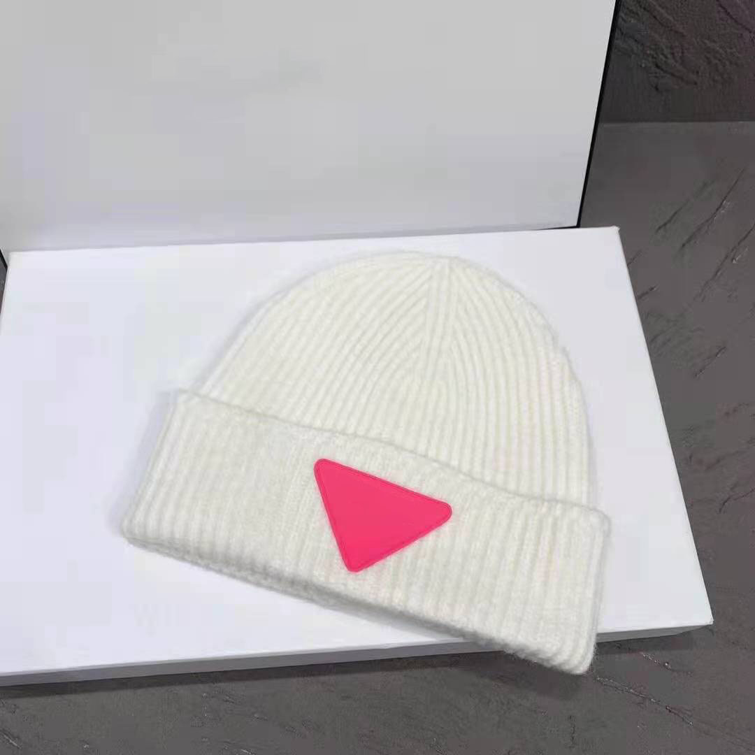 Luxurys designers new wool hat fashion inverted triangle lovers street style to Party shopping very beautiful leisure 8 colors good nice, Box
Luxurys designers new wool hat fashion inverted triangle lovers street style to Party shopping very beautiful leisure 8 colors good nice, Box