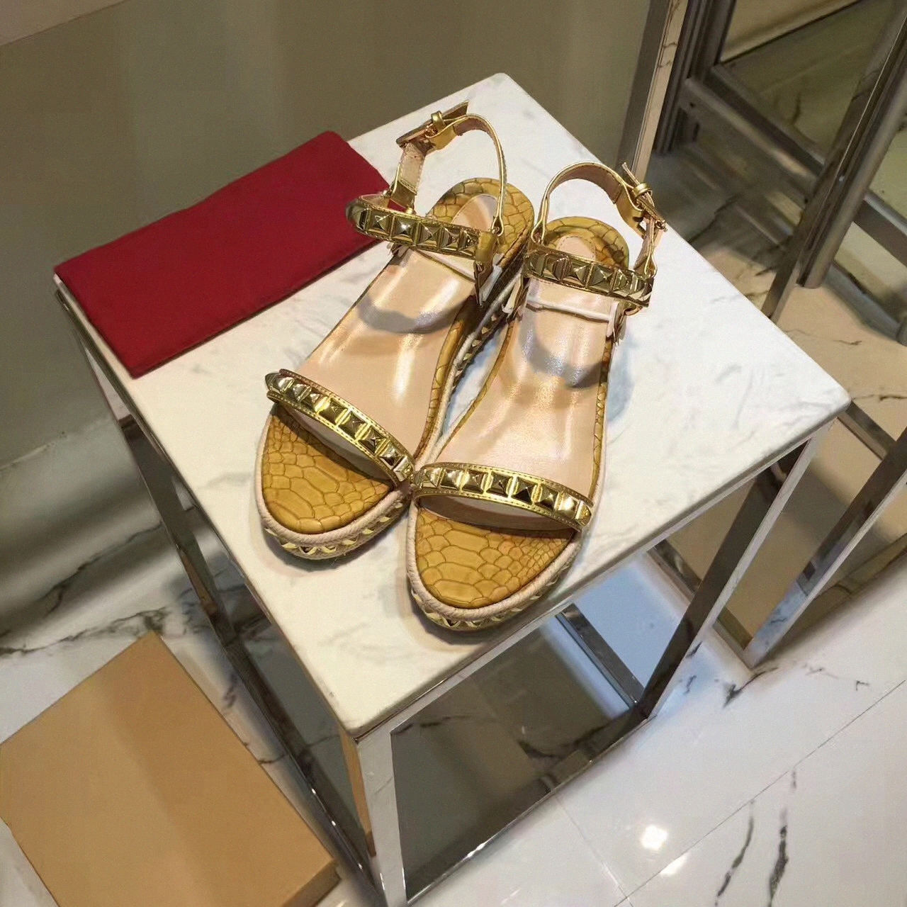Summer Designer Women Platform Wedge Sandals High Heels Studded Red Bottom Sandal Sexy Woman Fashion silver glitter-covered leather sizBGig#, Black
Summer Designer Women Platform Wedge Sandals High Heels Studded Red Bottom Sandal Sexy Woman Fashion silver glitter-covered leather sizBGig#, Black