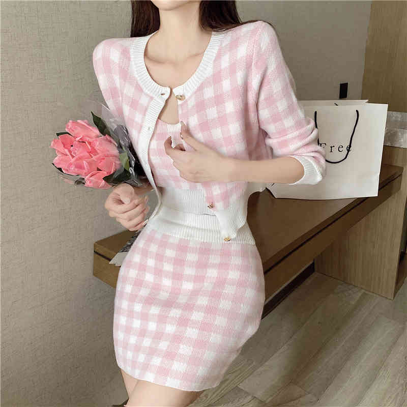 3 Piece Set Women's Sweet Plaid O-Neck Single-Breasted Long-Sleeved Sweater Coat + Sexy Short Crop Top Mini Skirt Suit 210519