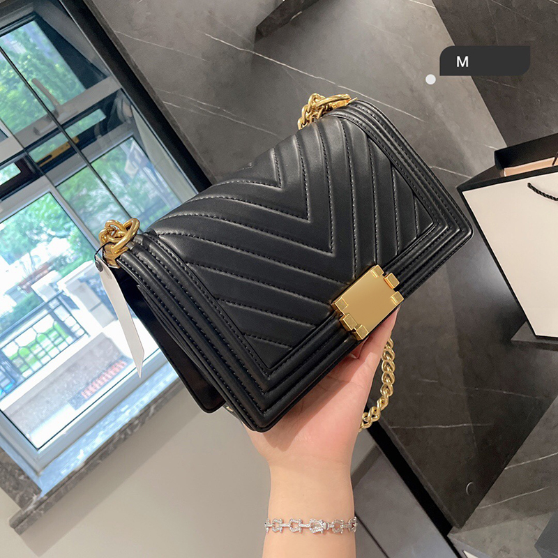 5A top quality brand luxury Designer Women Bags caviar Leather Shoulder purse black gold silver Chain crossbody clutch pochette envelop, Make up the difference
5A top quality brand luxury Designer Women Bags caviar Leather Shoulder purse black gold silver Chain crossbody clutch pochette envelop, Make up the difference