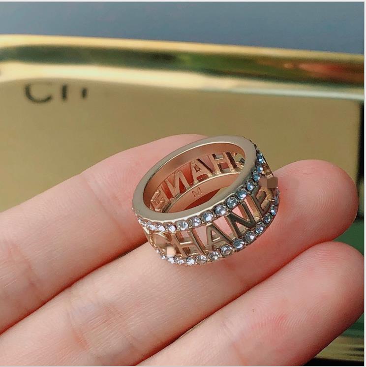 Fashion ol diamond inlaid letter small fragrance ring high-end boutique decoration, Silver
Fashion ol diamond inlaid letter small fragrance ring high-end boutique decoration, Silver