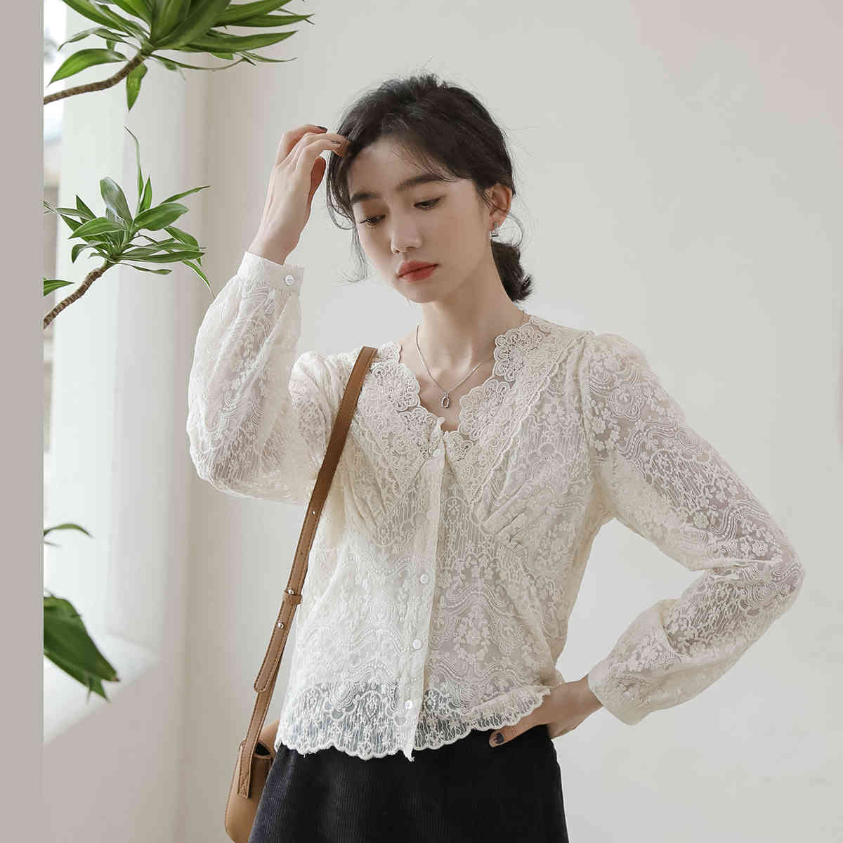 Spring Blouse Women Clothing Korean Style Harajuku Fashion Friends Personality Vintage Lace Hollow Shirt Women Tops 210515