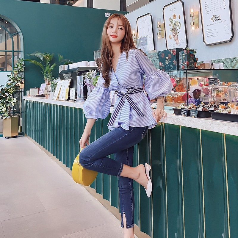 Dabuwawa Elegant Sashes Striped Blouse Women Lantern Sleeve Streetwear V-Neck Shirts Tops Office Lady Spring Autumn DN1CST014 210520