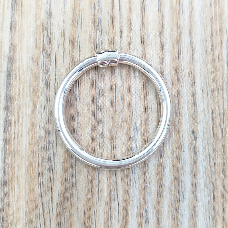 Authentic 925 Sterling Silver pendants Large Silver Hold Ring Fits European bear Jewelry Style Gift 812344510
Authentic 925 Sterling Silver pendants Large Silver Hold Ring Fits European bear Jewelry Style Gift 812344510