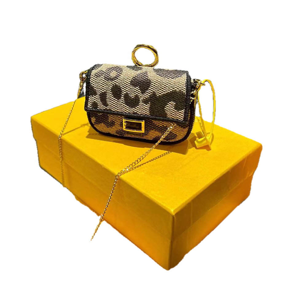 Designer Ff Brand Leather Shoulder Bags Handbag cowhide Leopard Print Chain Wallet High Quality Women Crossbody Bag Fashion Mini Handbags 3
Designer Ff Brand Leather Shoulder Bags Handbag cowhide Leopard Print Chain Wallet High Quality Women Crossbody Bag Fashion Mini Handbags 3