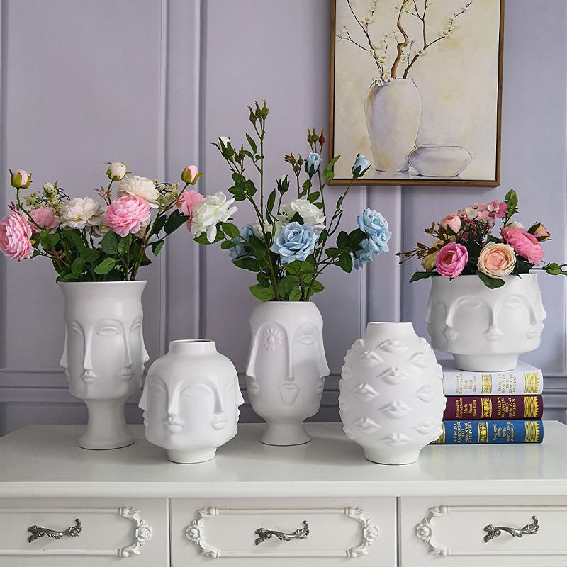 Vases Nordic Art Ceramic Vase Creative Black And White Face Decoration Home Crafts Porcelain
Vases Nordic Art Ceramic Vase Creative Black And White Face Decoration Home Crafts Porcelain