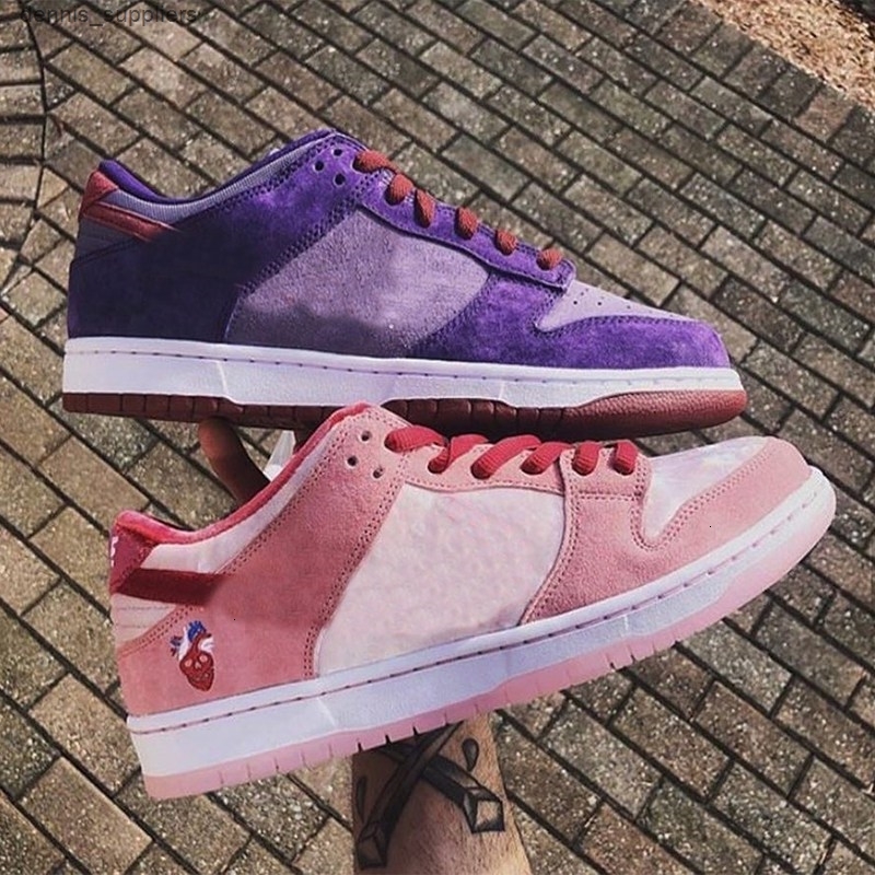 SB Low StrangeLove Sneaker Mens Running Shoes Plum Women Skateboard Sports Sneakers Chaussures With Box, Purple
SB Low StrangeLove Sneaker Mens Running Shoes Plum Women Skateboard Sports Sneakers Chaussures With Box, Purple