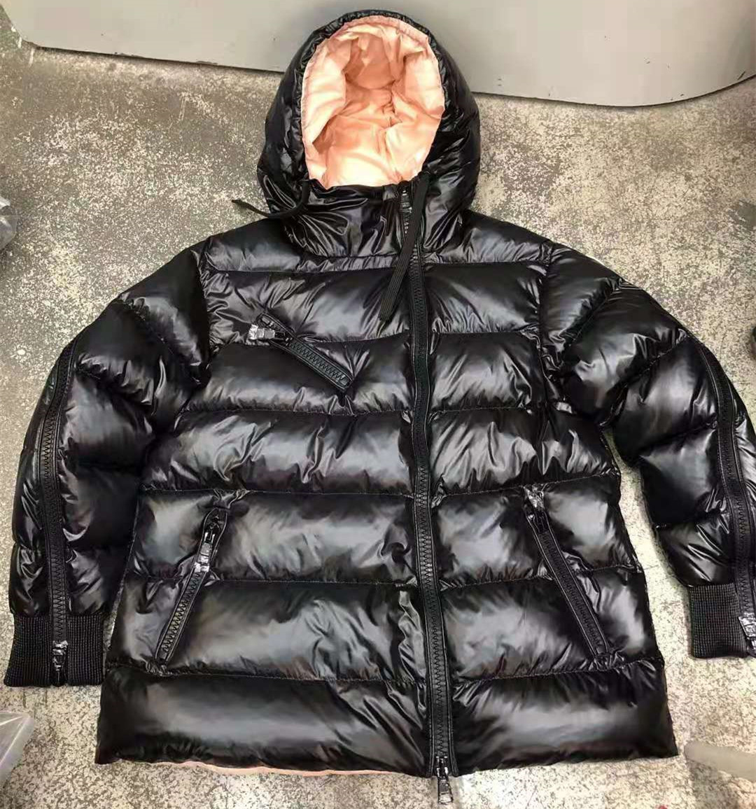 Women Nylon Short Down Jacket Zipper Closure Pockets Bright Thick Warm Coat Classic Designer Woman Detachable Hood Winter Loose Outwear
Women Nylon Short Down Jacket Zipper Closure Pockets Bright Thick Warm Coat Classic Designer Woman Detachable Hood Winter Loose Outwear