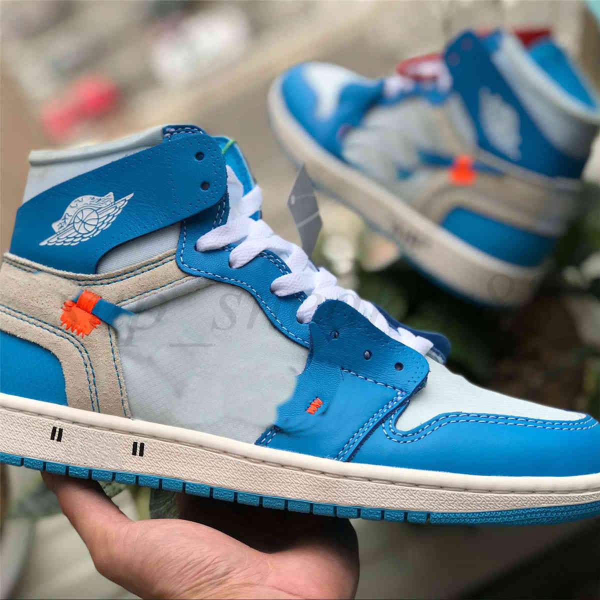 JUMPMAN 1 1s OG High Dark Mocha Basketball Shoes Travis White University Blue UNC Mid Chicago Toe Women Trainers Sneakers off 36-46, Top quality
JUMPMAN 1 1s OG High Dark Mocha Basketball Shoes Travis White University Blue UNC Mid Chicago Toe Women Trainers Sneakers off 36-46, Top quality